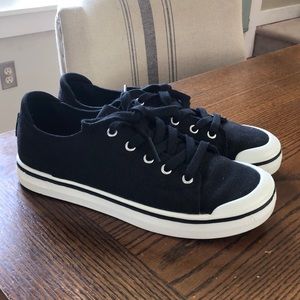 Keen Sneakers - Ladies size 8